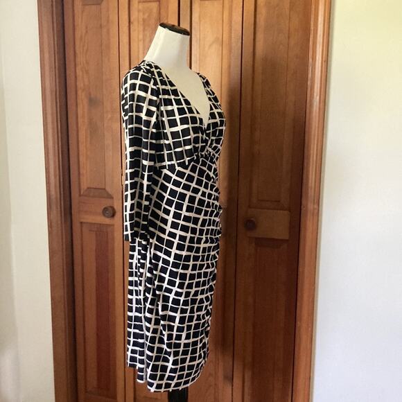 Jessica Howard Black & White Abstract Print Stretch Pullover Dress, Size 12 - Picture 2 of 10